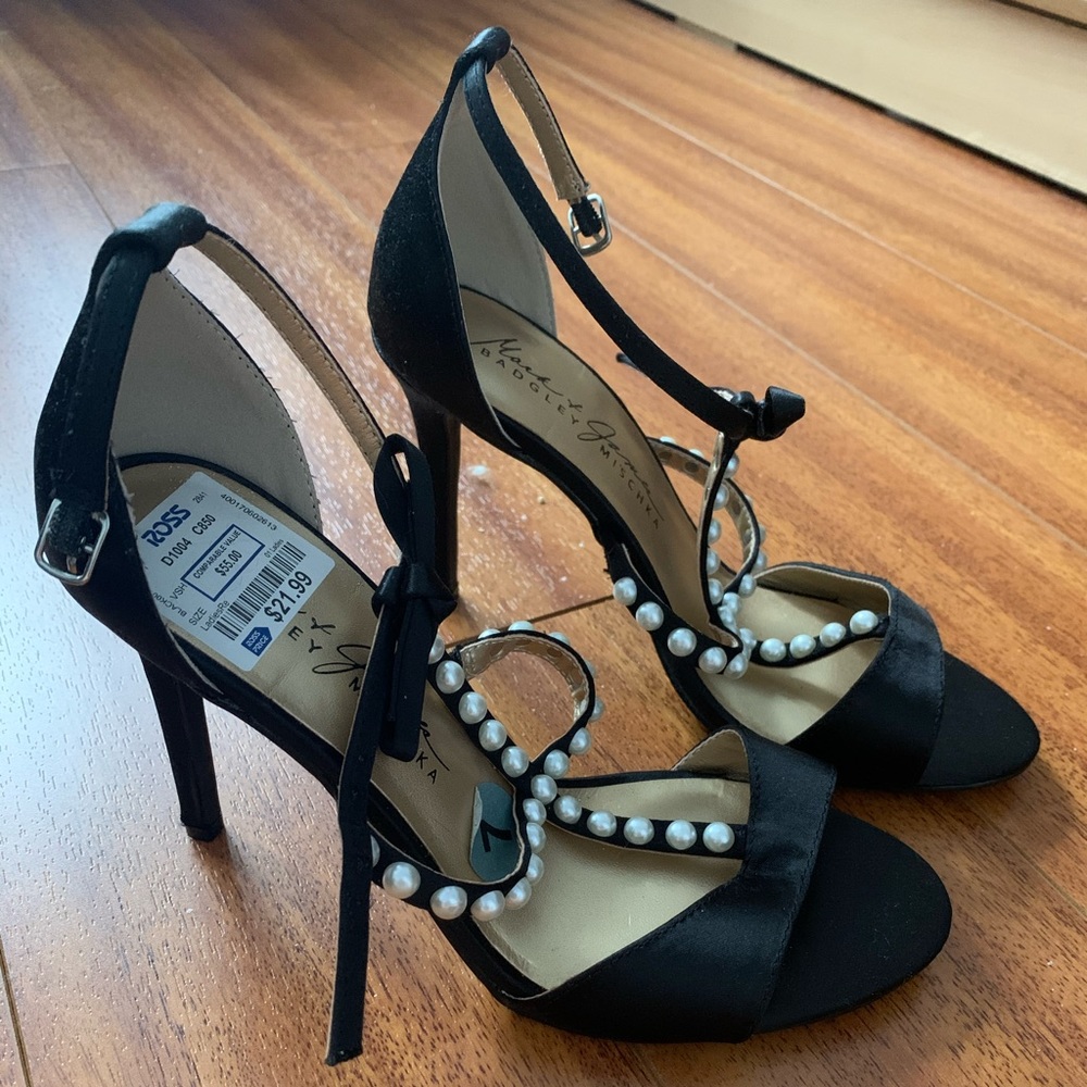 Badgley Mischka Pearl Heels